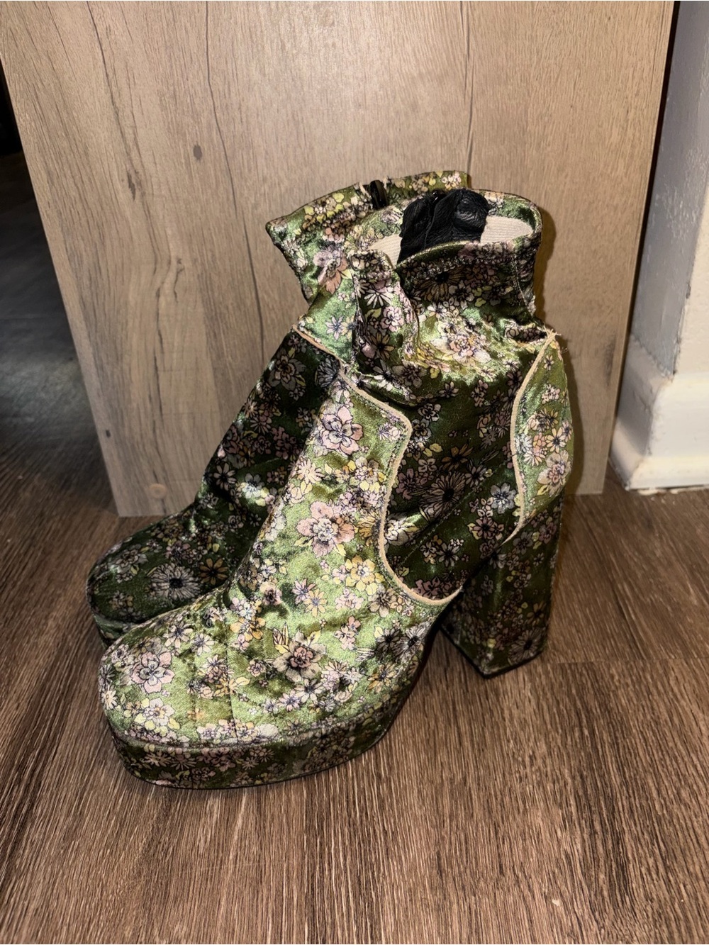 Womens Free people South Green Floral Velour Platform Block Heel Boots Sz 41/ 10